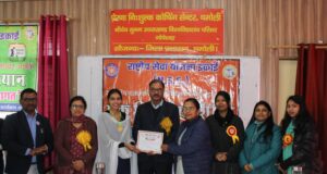 एड्स जागरूकता पर भाषण प्रतियोगिता में अंकिता रही प्रथम