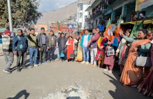 भाजपा महिला मोर्चा ने फूंका कांग्रेस का पुतला, अंकिता भंडारी हत्या कांड में सबूत पेश करने की रखी मांग