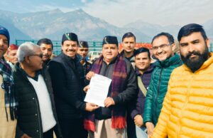 पत्रकार हितों के लिए प्रेसक्लब चमोली ने राज्य सभा सांसद महेंद्र भट्ट को सौंपा ज्ञापन