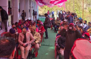 कर्णप्रयाग के न्याय पंचायत झिरकोटी में जन-जन के द्वार कार्यक्रम के तहत लगा बहुउद्देशीय शिविर