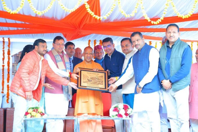 भौतिक विकास के साथ संस्कारयुक्त शिक्षा से होगा राष्ट्र निर्माण: योगी आदित्यनाथ