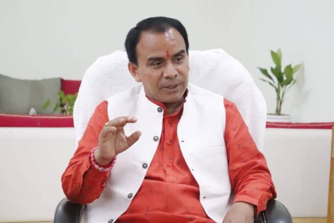 परीक्षा पे चर्चा’ कार्यक्रम में सभी विद्यालयों की भागीदारी अनिवार्यः डाॅ. धन सिंह रावत