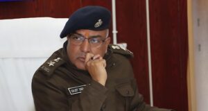 सुरक्षा के साथ सुविधा पर भी फोकस: एसपी चमोली ने जनपद में प्रचलित वृहद पुलिस निर्माण कार्यों की ली समीक्षा बैठक