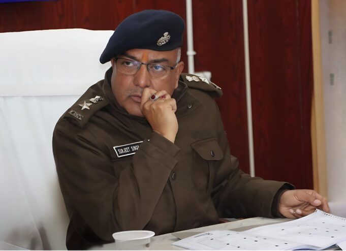 सुरक्षा के साथ सुविधा पर भी फोकस: एसपी चमोली ने जनपद में प्रचलित वृहद पुलिस निर्माण कार्यों की ली समीक्षा बैठक