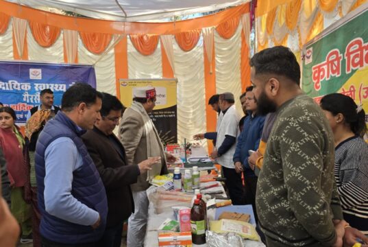 विकास खण्ड गैरसैंण के तहसील आदिबद्री की न्याय पंचायत देवलकोट (कंसुआ) में जन-जन की सरकार ,जन-जन के द्वार कार्यक्रम के तहत लगा बहुउद्देशीय शिविर।