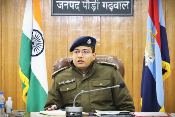 वरिष्ठ पुलिस अधीक्षक पौड़ी सर्वेश_पंवार ने पुलिस लाइन पौड़ी में ली माह जनवरी की मासिक अपराध गोष्ठी—कानून व्यवस्था