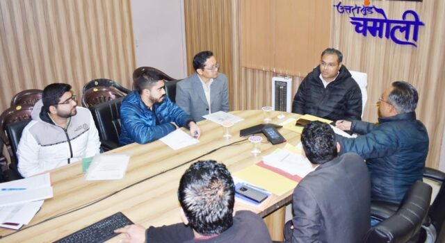 जिले में बाल एवं मातृ मृत्यु दर में कमी लाने के लिए प्रतिबद्धतापूर्वक करें कार्य: जिलाधिकारी