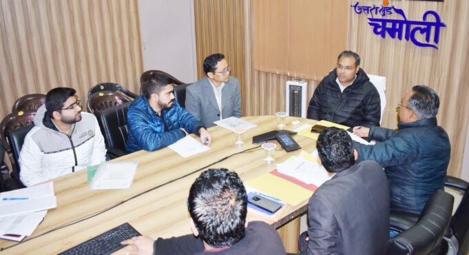 जिले में बाल एवं मातृ मृत्यु दर में कमी लाने के लिए प्रतिबद्धतापूर्वक करें कार्य: जिलाधिकारी