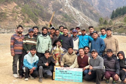 दुर्मी क्रिकेट टूनामेंट का ख़िताब गाड़ी गाँव इलेवन की टीम ने अपने नाम किया।