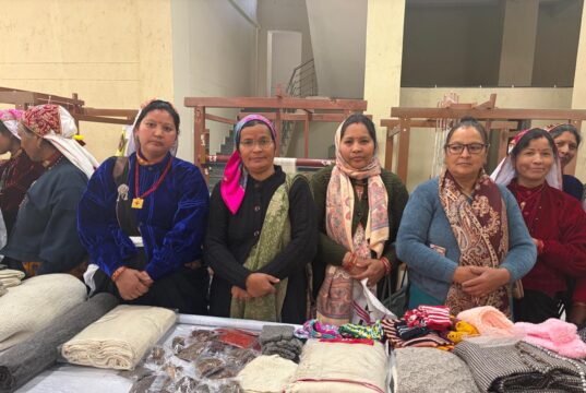 जिला उद्योग केंद्र, भीमतल्ला, चमोली परिसर में एक दिवसीय जनजातीय शिल्पी एवं मनोनयन मेला (टेम) का आयोजन किया गया