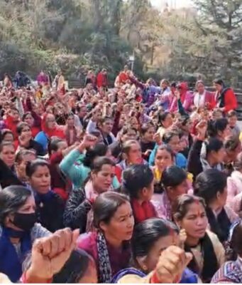 आंगनबाड़ी कर्मचारियों का प्रदर्शन