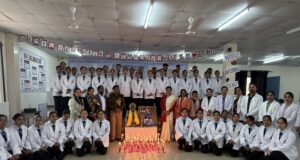 नर्सिंग के छात्रों ने ली सेवा और समर्पण की शपथ