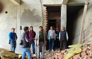 चारधाम यात्रा से पहले ट्रैफिक व्यवस्था दुरुस्त करने की तैयारी, गौचर-कर्णप्रयाग-चमोली में पार्किंग परियोजनाओं का निरीक्षण