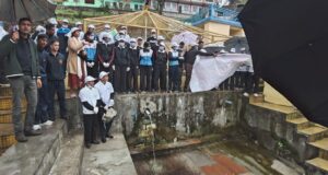 नमामि गंगे स्वयंसेवकों ने वैतरणी घाट में चलाया स्वच्छता अभियान