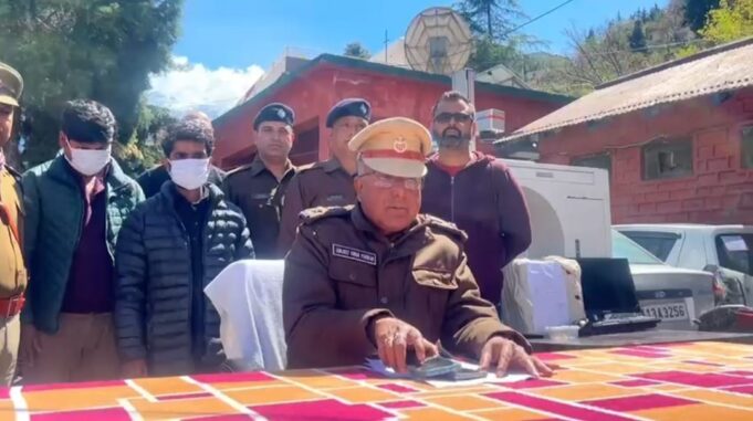 नकली हॉलमार्क लगाकर असली सोना बदलने वाले गिरोह का भंडाफोड़;