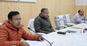 जिलाधिकारी ने गंगा संरक्षण समिति के कार्यों की मासिक समीक्षा