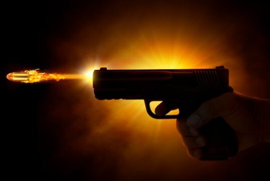 देहरादून में सुबह सवेरे गोलीकांड में रिटायर्ड ब्रिगेडियर की मौत। पुलिस जुटी जांच में। स्कॉर्पियो और फॉर्च्यूनर के ओवरटेकिंग के विवाद में चली गोली। मॉर्निंग वॉक कर रहे व्यक्ति को लगी।