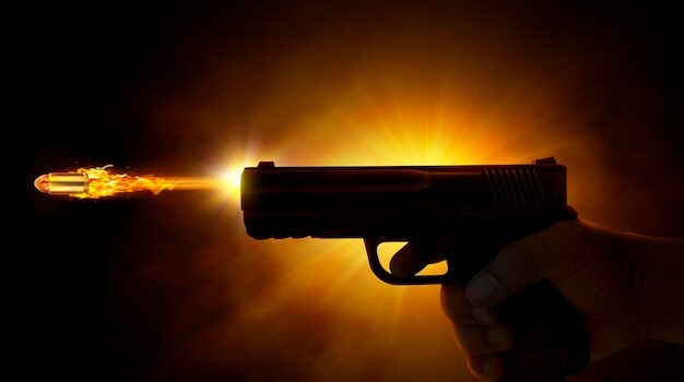 देहरादून में सुबह सवेरे गोलीकांड में रिटायर्ड ब्रिगेडियर की मौत। पुलिस जुटी जांच में। स्कॉर्पियो और फॉर्च्यूनर के ओवरटेकिंग के विवाद में चली गोली। मॉर्निंग वॉक कर रहे व्यक्ति को लगी।