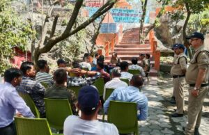 चारधाम यात्रा-2026 को लेकर कर्णप्रयाग में थाना दिवस आयोजित: टैक्सी यूनियन, होटल एसोसिएशन व व्यापार संघ के साथ समन्वय बैठक