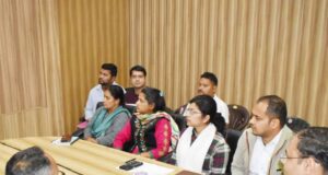 जिलाधिकारी ने ली प्रधानमंत्री मातृ वंदना योजना की प्रगति समीक्षा बैठक