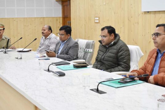 जिलाधिकारी ने ली श्री नन्दा देवी राजजात की तैयारियों के सम्बन्ध में समीक्षा बैठक