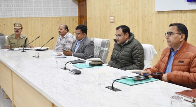 जिलाधिकारी ने ली श्री नन्दा देवी राजजात की तैयारियों के सम्बन्ध में समीक्षा बैठक