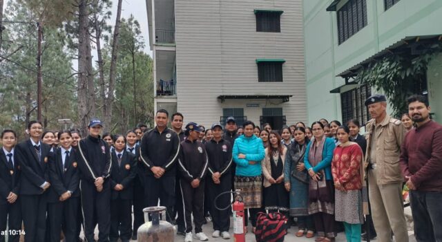 राजकीय नर्सिंग कॉलेज चमोली में अग्निशमन विभाग ने चलाया जागरूकता अभियान