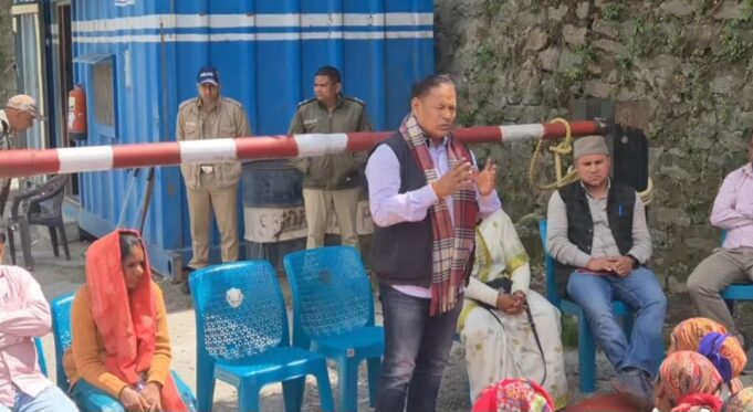 जोशीमठ नगर में भू धंसाव होने का सबसे बड़ा कारण एनटीपीसी जल विद्युत परियोजना :लखपत सिंह बुटोला