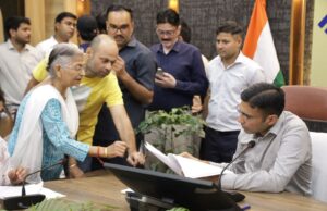 82 वर्षीय दिव्यांग बुजुर्ग नत्थीलाल का पानी का 31657 का बिल डीएम ने करवाया माफ; वन टाइम सेटलमेंट उपरान्त रू0 20170 राइफल फंड से जमा