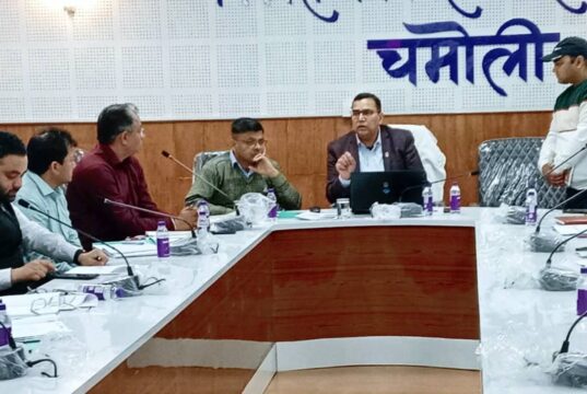 मुख्य विकास अधिकारी डॉ. अभिषेक त्रिपाठी की अध्यक्षता में विकास भवन सभागार में सोमवार को ग्रामोत्थान (रीप) परियोजना की समीक्षा बैठक आयोजित की गई।