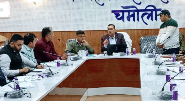 मुख्य विकास अधिकारी डॉ. अभिषेक त्रिपाठी की अध्यक्षता में विकास भवन सभागार में सोमवार को ग्रामोत्थान (रीप) परियोजना की समीक्षा बैठक आयोजित की गई।