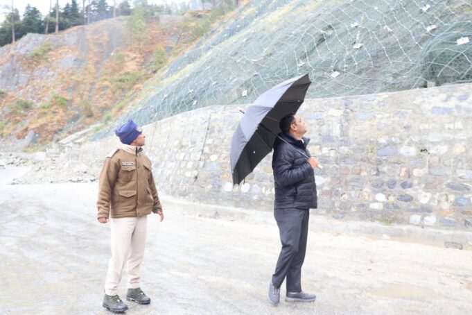चारधाम यात्रा तैयारियों को लेकर जिलाधिकारी का स्थलीय निरीक्षण