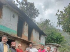 नंदानगर के मोखमल्ला गांव में आग से मकान राख, रेडक्रॉस ने पहुंचाई राहत