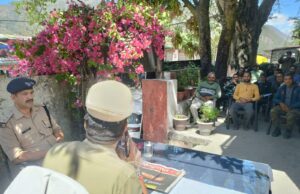 जाम मुक्त चारधाम यात्रा के लिए चमोली पुलिस ने कसी कमर: नन्दप्रयाग व ज्योतिर्मठ में टैक्सी यूनियन और व्यापार मंडल के पदाधिकारियों साथ की गई गोष्ठी