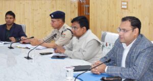 जिलाधिकारी ने ली सड़क सुरक्षा समिति की बैठक