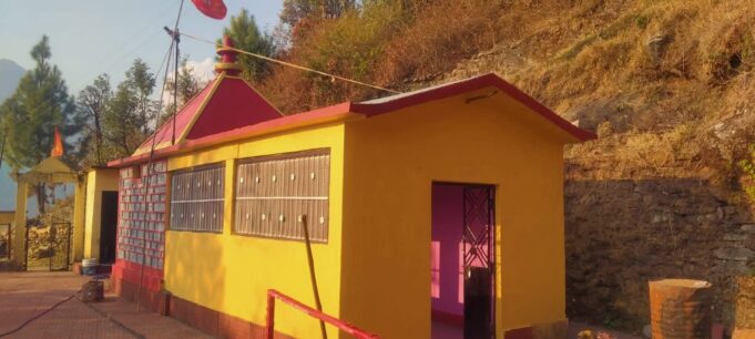 मैठाणा इंद्रामति मंदिर में चोरी, मूर्ति व चांदी के छत्र गायब