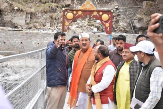प्रभारी मंत्री पहुँचे बद्रीनाथ धाम, यात्रा व्यवस्थाओ का लिया जायजा, दिए आवश्यक निर्देश