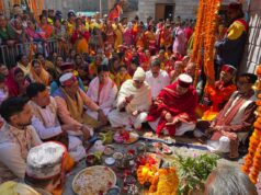 23 अप्रैल की प्रातः 6 बजकर 15 मिनट पर बदरीनाथ धाम के कपाट श्रद्धालुओं के दर्शनार्थ खोल दिए जाएंगे।