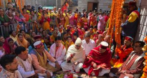 23 अप्रैल की प्रातः 6 बजकर 15 मिनट पर बदरीनाथ धाम के कपाट श्रद्धालुओं के दर्शनार्थ खोल दिए जाएंगे।