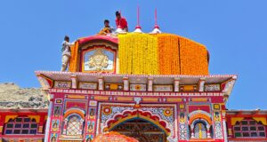 चमोली:बद्रीनाथ धाम में दिव्य आगमन: उद्धव जी व कुबेर जी की उत्सव डोलियाँ सकुशल पहुँची, गूंजे “जय बद्री विशाल” के जयकारे