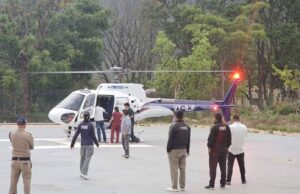 गम्भीर रूप से बीमार व्यक्ति को हेली एंबुलेंस से एम्स किया रेफर