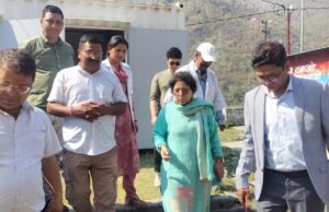 चार धाम यात्रा के दृष्टिगत बद्रीनाथ धाम यात्रा मार्ग की स्वास्थ्य व्यवस्थाओं का महानिदेशक स्वास्थ्य द्वारा निरीक्षण