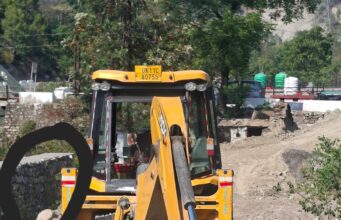 नंदप्रयाग में पशुपालन विभाग की भूमि पर अतिक्रमण, स्थानीय लोगों ने जिलाधिकारी से की शिकायत