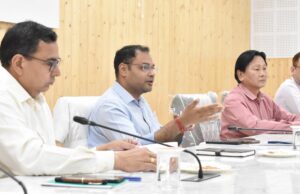 जिलाधिकारी ने जिलास्तरीय पुनरीक्षण समिति (डीएलआरसी) की समीक्षा बैठक ली