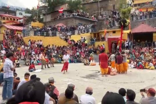 बद्रीनाथ मंदिर के कपाट खुलने से पूर्व तीमुंडिया मेले का हुवा आयोजन