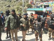 बदरीनाथ धाम में हाई अलर्ट, पुलिस-एटीएस ने माणा सीमा तक किया फ्लैग मार्च