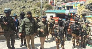 बदरीनाथ धाम में हाई अलर्ट, पुलिस-एटीएस ने माणा सीमा तक किया फ्लैग मार्च