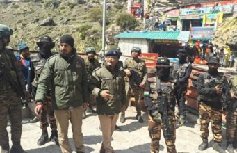 बदरीनाथ धाम में हाई अलर्ट, पुलिस-एटीएस ने माणा सीमा तक किया फ्लैग मार्च