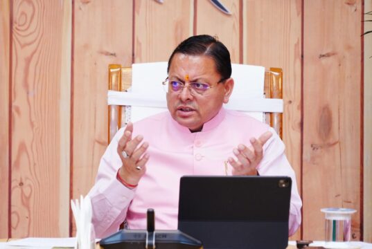 मुख्यमंत्री ने समस्त जिलाधिकारियों के साथ वर्चुअल बैठक की,सरकारी भूमि से अतिक्रमण हटाने के अभियान में तेजी लाने के निर्देश दिए।