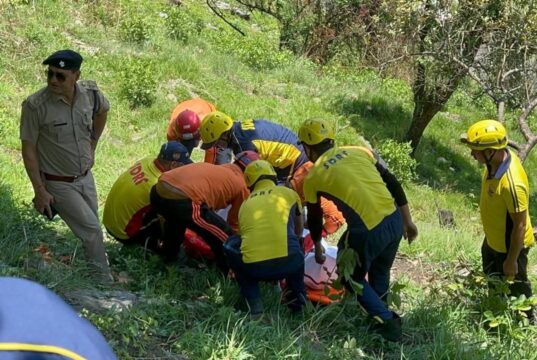 रुद्रप्रयाग: वाहन दुर्घटना मे 3की मौत 5 घायल